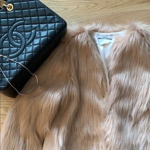 Blush Faux Fur jacket! Perfect for VDay ❤️